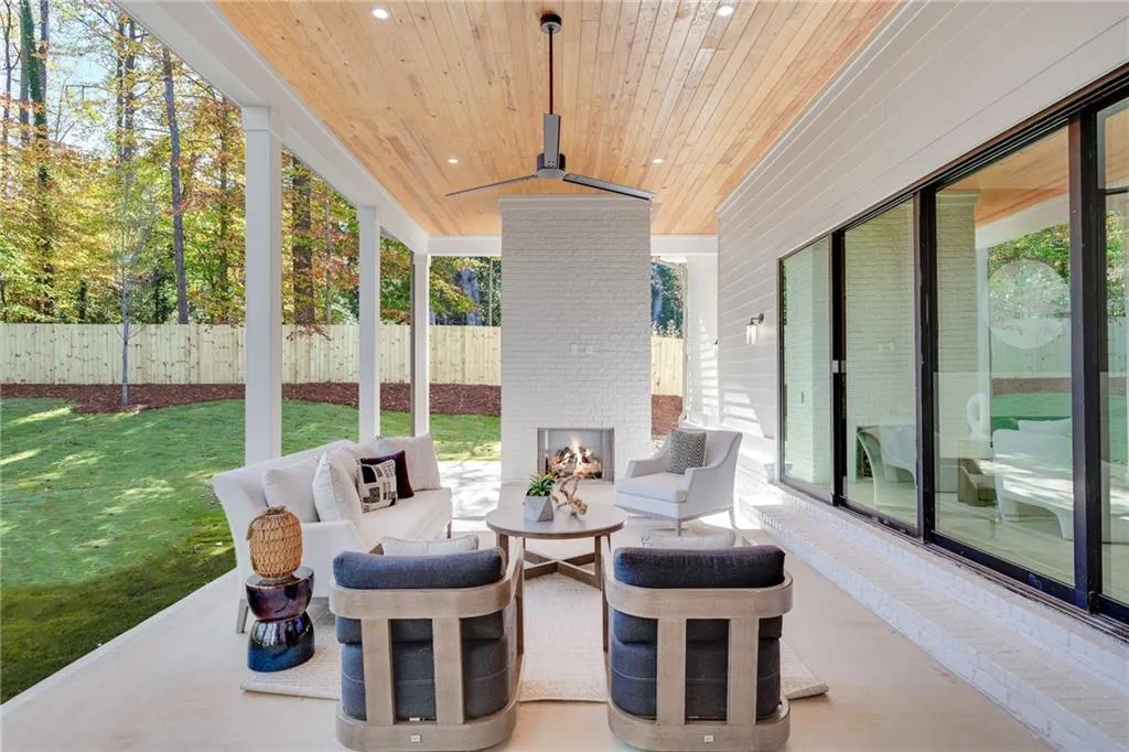 616 Lorell Terrace, Atlanta, Georgia 30328, 5 Bedrooms Bedrooms, ,5 BathroomsBathrooms,Residential,For Sale,616 Lorell Terrace,7677998