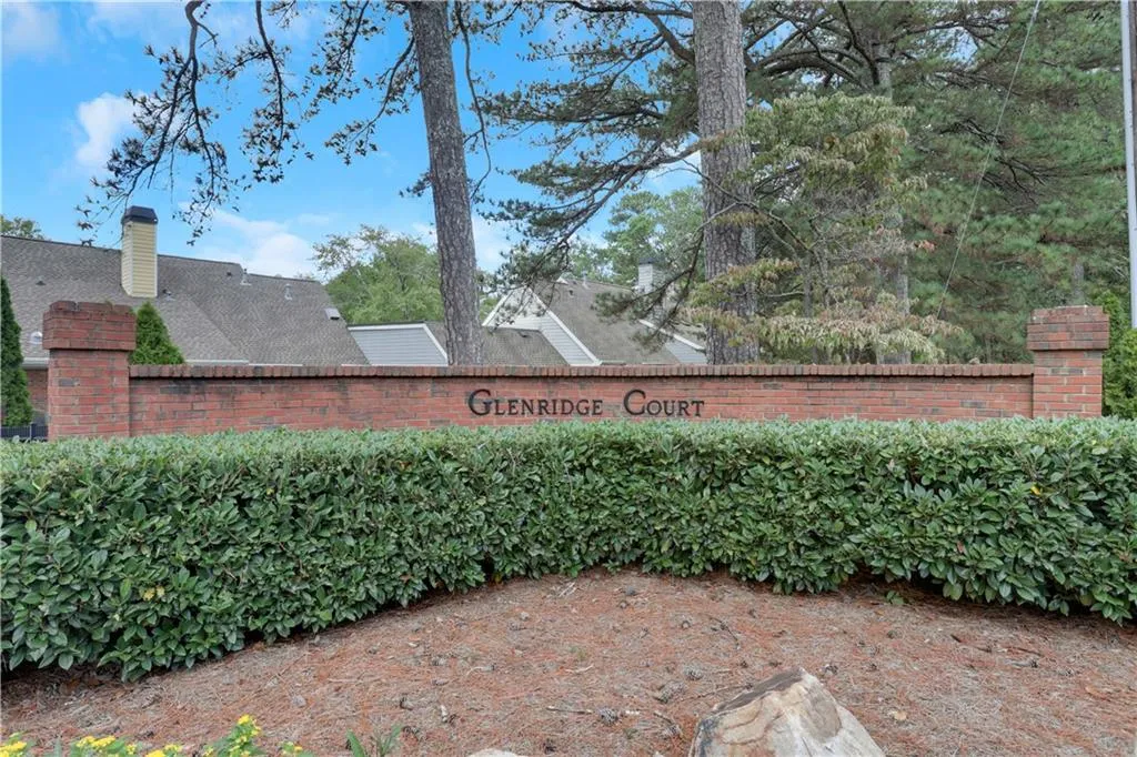 18 Vernon Glen Court, Sandy Springs, Georgia 30338, 2 Bedrooms Bedrooms, ,2 BathroomsBathrooms,Residential,Sold,18 Vernon Glen Court,7465791