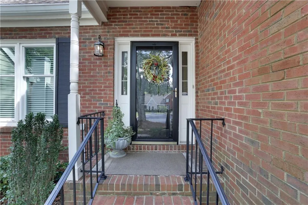 18 Vernon Glen Court, Sandy Springs, Georgia 30338, 2 Bedrooms Bedrooms, ,2 BathroomsBathrooms,Residential,Sold,18 Vernon Glen Court,7465791