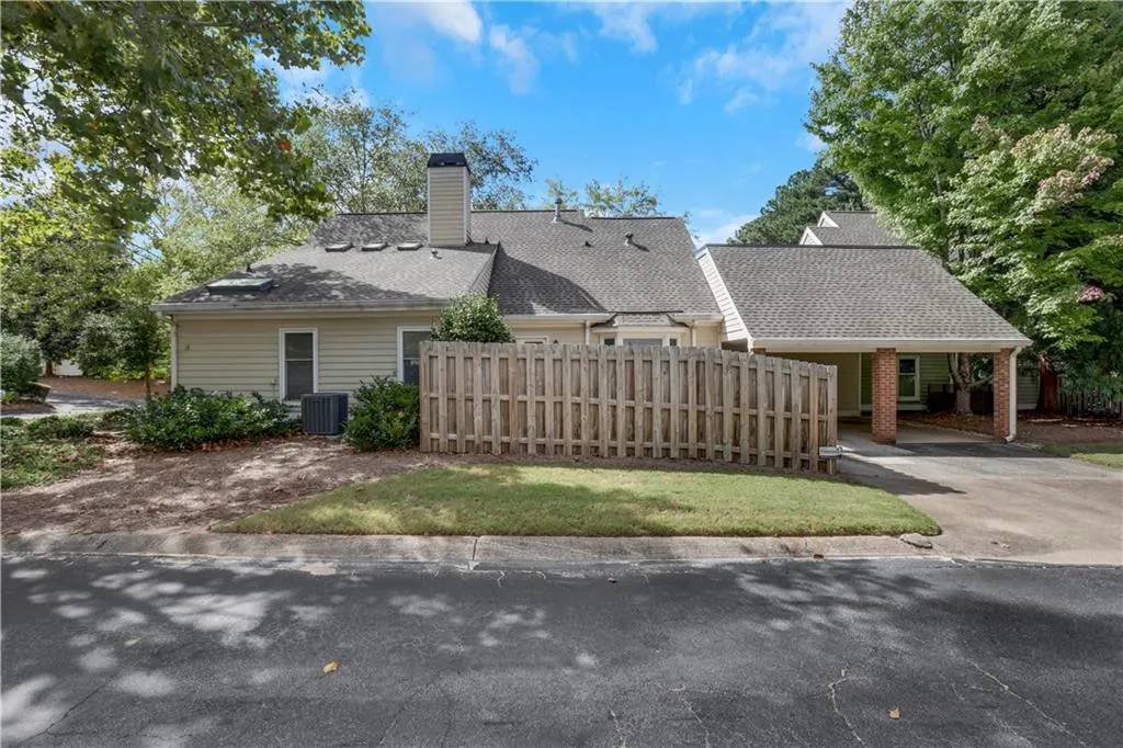 18 Vernon Glen Court, Sandy Springs, Georgia 30338, 2 Bedrooms Bedrooms, ,2 BathroomsBathrooms,Residential,Sold,18 Vernon Glen Court,7465791