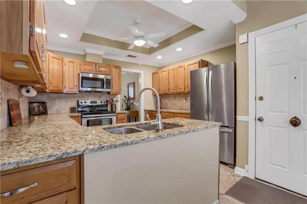 18 Vernon Glen Court, Sandy Springs, Georgia 30338, 2 Bedrooms Bedrooms, ,2 BathroomsBathrooms,Residential,Sold,18 Vernon Glen Court,7465791
