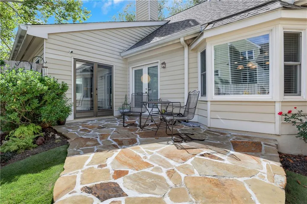 18 Vernon Glen Court, Sandy Springs, Georgia 30338, 2 Bedrooms Bedrooms, ,2 BathroomsBathrooms,Residential,Sold,18 Vernon Glen Court,7465791