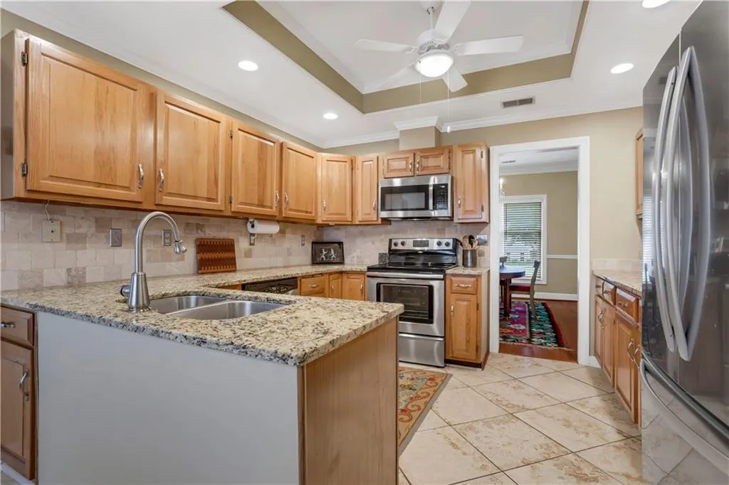 18 Vernon Glen Court, Sandy Springs, Georgia 30338, 2 Bedrooms Bedrooms, ,2 BathroomsBathrooms,Residential,Sold,18 Vernon Glen Court,7465791