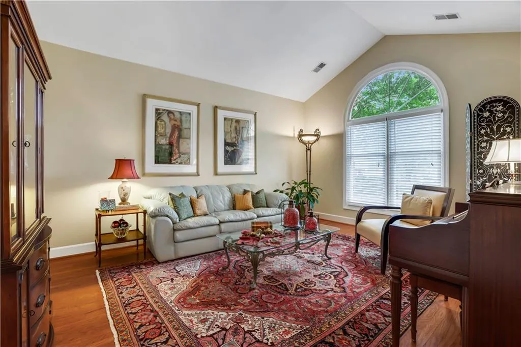 18 Vernon Glen Court, Sandy Springs, Georgia 30338, 2 Bedrooms Bedrooms, ,2 BathroomsBathrooms,Residential,Sold,18 Vernon Glen Court,7465791