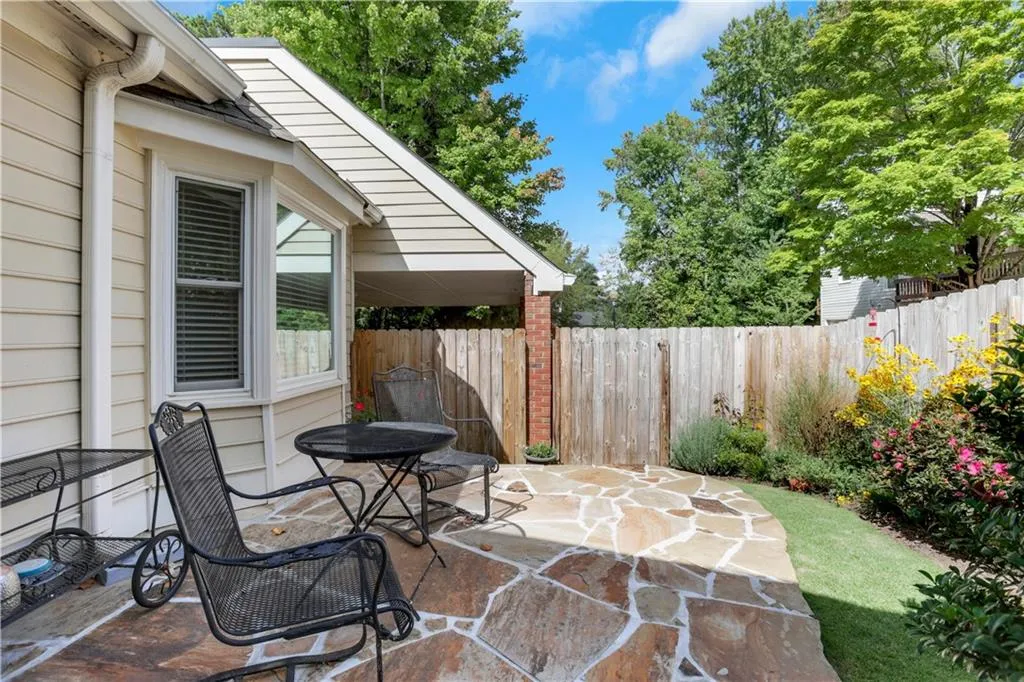 18 Vernon Glen Court, Sandy Springs, Georgia 30338, 2 Bedrooms Bedrooms, ,2 BathroomsBathrooms,Residential,Sold,18 Vernon Glen Court,7465791