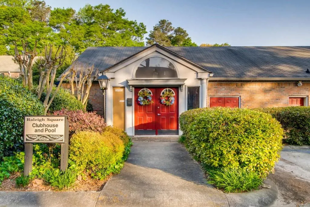 6700 Roswell Road Unit 6c, Sandy Springs, Georgia 30328, 3 Bedrooms Bedrooms, ,2 BathroomsBathrooms,Residential,Sold,6700 Roswell Road Unit 6c,5999545