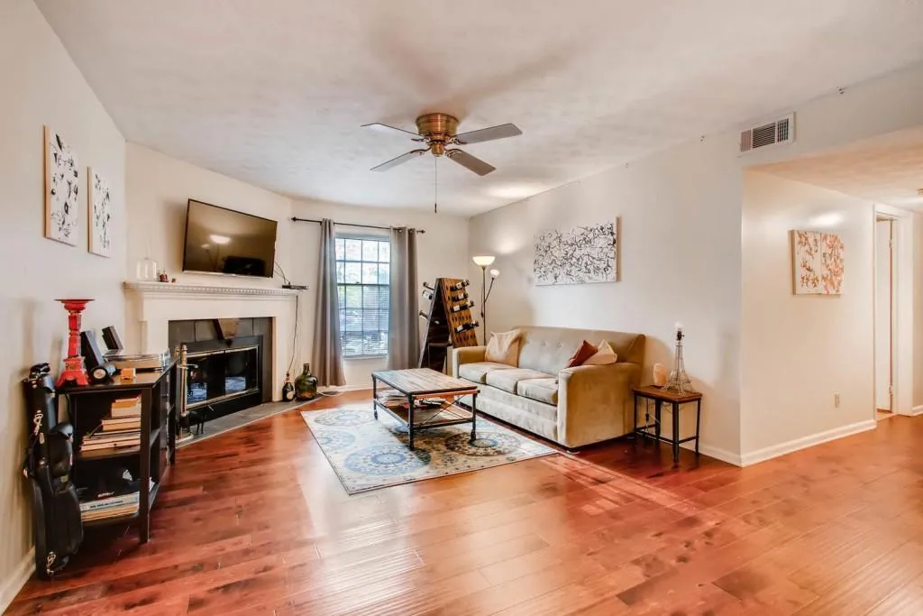6700 Roswell Road Unit 6c, Sandy Springs, Georgia 30328, 3 Bedrooms Bedrooms, ,2 BathroomsBathrooms,Residential,Sold,6700 Roswell Road Unit 6c,5999545