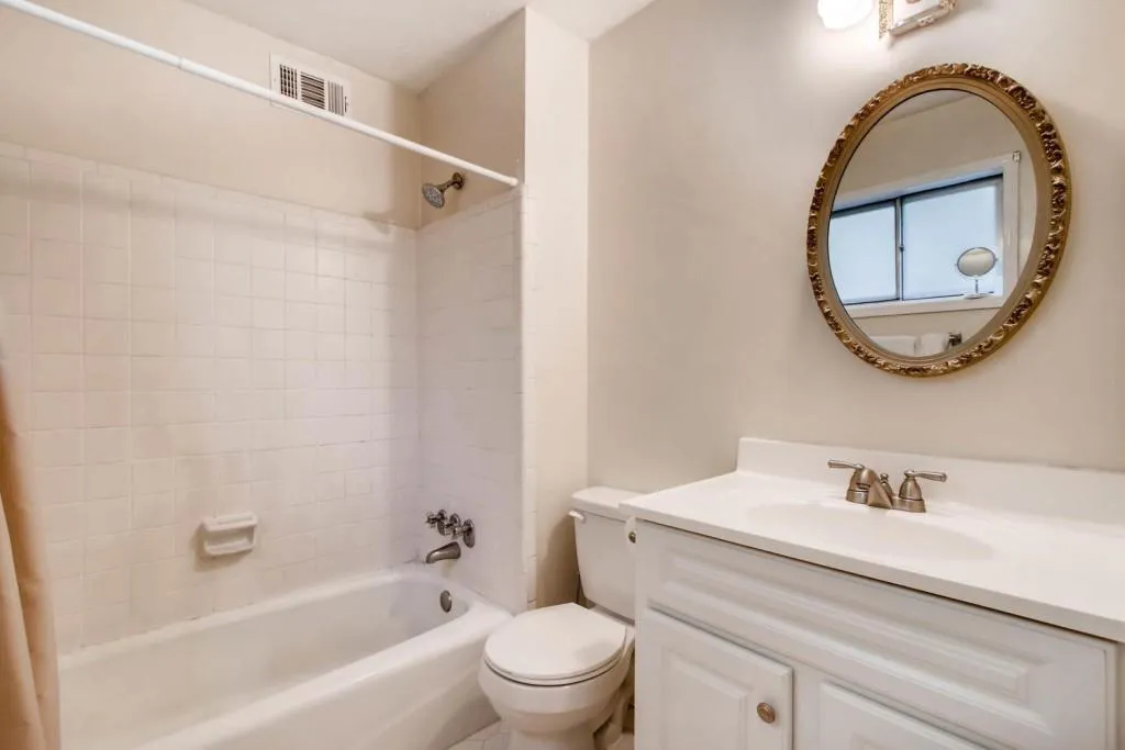 6700 Roswell Road Unit 6c, Sandy Springs, Georgia 30328, 3 Bedrooms Bedrooms, ,2 BathroomsBathrooms,Residential,Sold,6700 Roswell Road Unit 6c,5999545