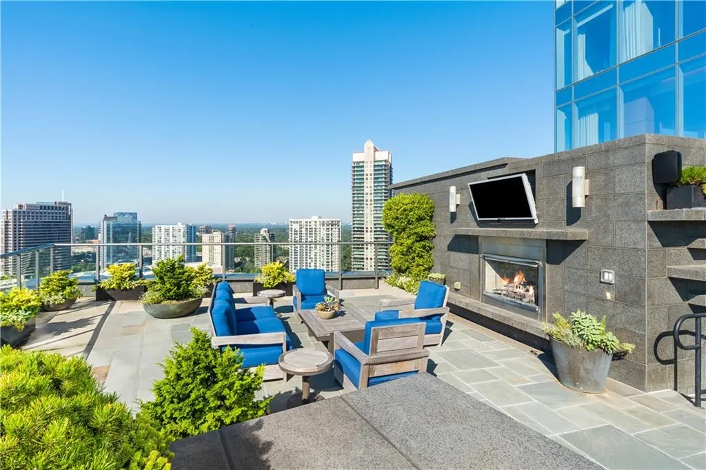 3630 Peachtree Ne Unit 2204, Atlanta, Georgia 30326, 2 Bedrooms Bedrooms, 0 ,2 BathroomsBathrooms,Residential,For Sale,3630 Peachtree Ne Unit 2204,7853594