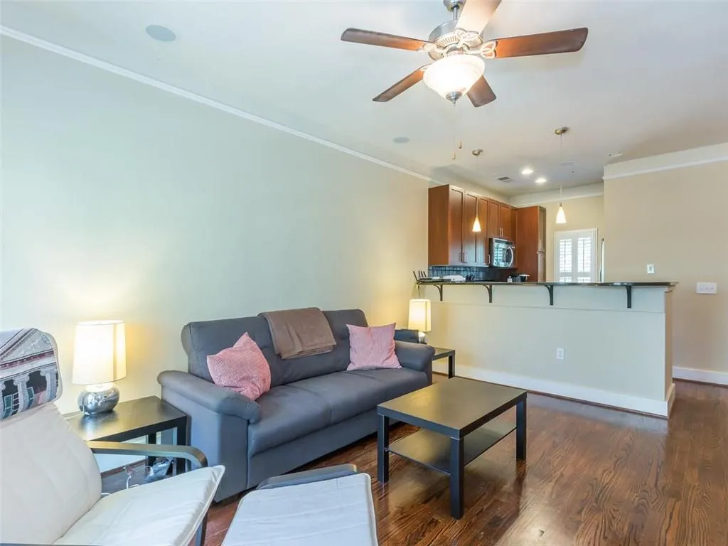220 Semel Circle Unit 158, Atlanta, Georgia 30309, 2 Bedrooms Bedrooms, ,2 BathroomsBathrooms,Residential,Sold,220 Semel Circle Unit 158,5880711