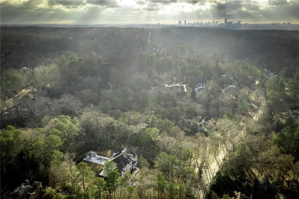 5211 Powers Ferry Road, Sandy Springs, Georgia 30327, 6 Bedrooms Bedrooms, 0 ,8 BathroomsBathrooms,Residential,For Sale,5211 Powers Ferry Road,7820662