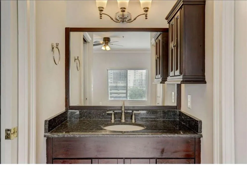 2161 Peachtree Road Apt 706, Atlanta, Georgia 30309, 2 Bedrooms Bedrooms, ,2 BathroomsBathrooms,Residential,For Sale,2161 Peachtree Road Apt 706,7575860
