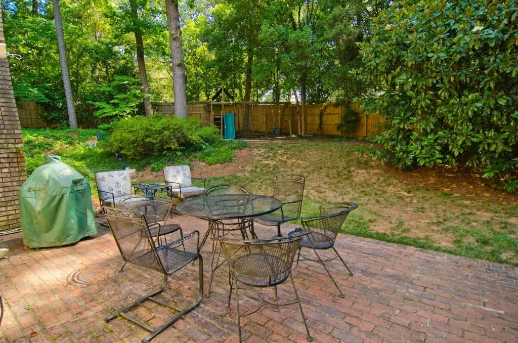 400 Schooner Circle, Sandy Springs, Georgia 30328, 5 Bedrooms Bedrooms, ,3 BathroomsBathrooms,Residential,Sold,400 Schooner Circle,5707630