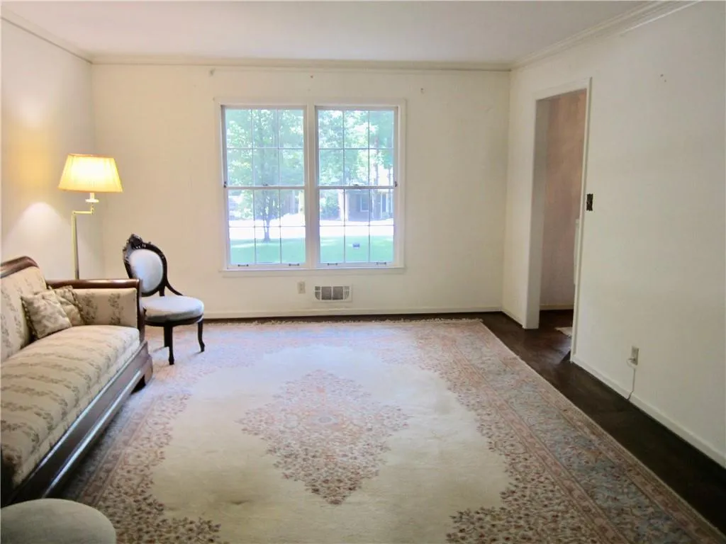 365 Castleridge Drive, Atlanta, Georgia 30342, 4 Bedrooms Bedrooms, ,2 BathroomsBathrooms,Residential,Sold,365 Castleridge Drive,7063277