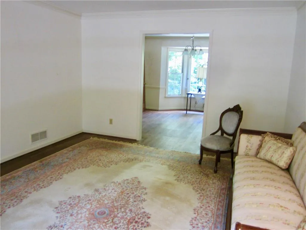 365 Castleridge Drive, Atlanta, Georgia 30342, 4 Bedrooms Bedrooms, ,2 BathroomsBathrooms,Residential,Sold,365 Castleridge Drive,7063277