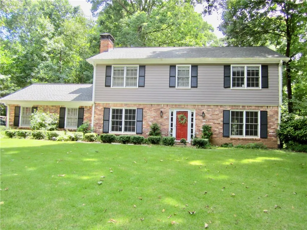 365 Castleridge Drive, Atlanta, Georgia 30342, 4 Bedrooms Bedrooms, ,2 BathroomsBathrooms,Residential,Sold,365 Castleridge Drive,7063277