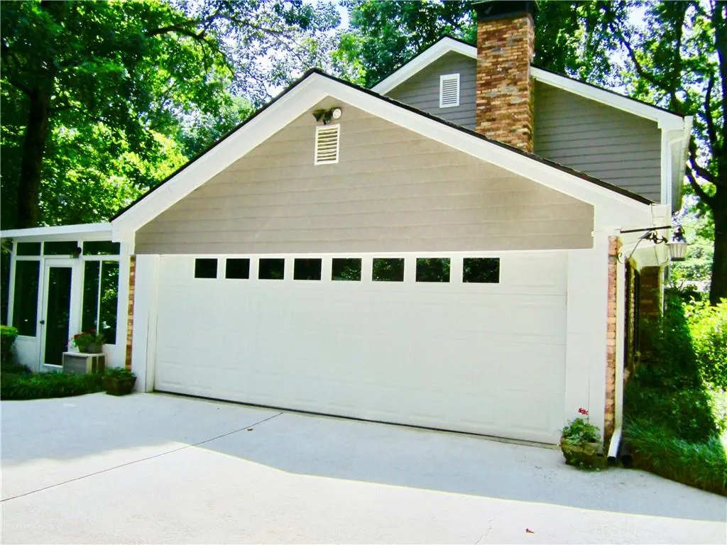 365 Castleridge Drive, Atlanta, Georgia 30342, 4 Bedrooms Bedrooms, ,2 BathroomsBathrooms,Residential,Sold,365 Castleridge Drive,7063277