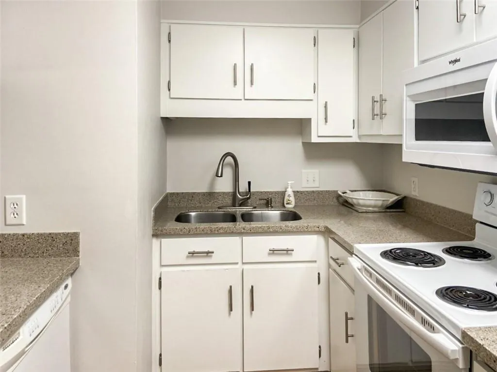 475 Mount Vernon Highway Ne Unit C119, Atlanta, Georgia 30328, 1 Bedroom Bedrooms, ,1 BathroomBathrooms,Residential,Sold,475 Mount Vernon Highway Ne Unit C119,6970237