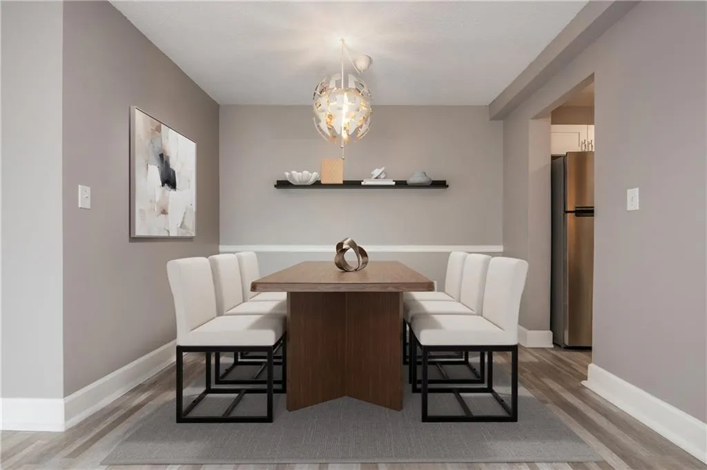 2479 Peachtree Road Ne Unit 201, Atlanta, Georgia 30305, 1 Bedroom Bedrooms, ,1 BathroomBathrooms,Residential,For Sale,2479 Peachtree Road Ne Unit 201,7651173
