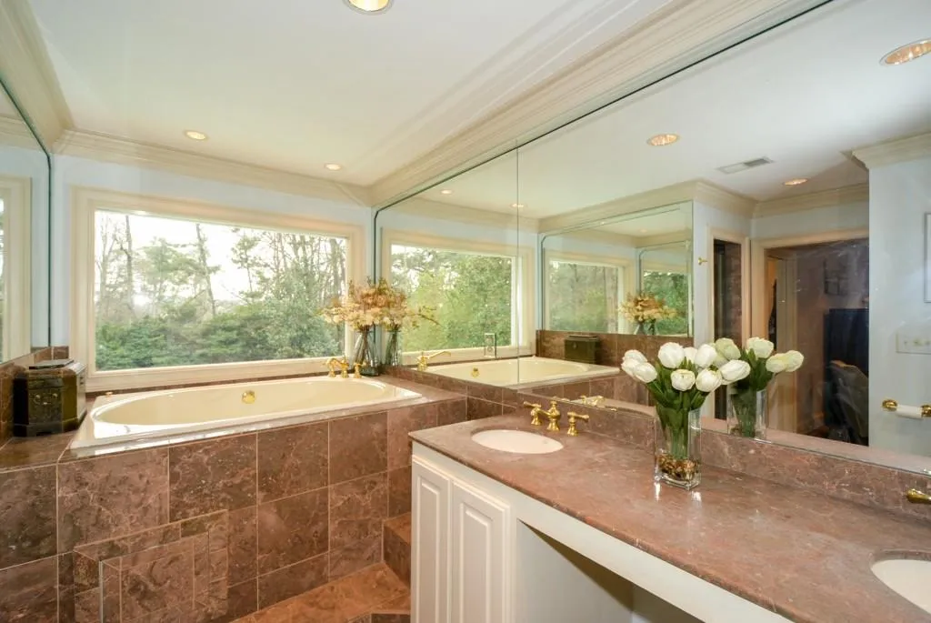 50 Michelle Circle, Sandy Springs, Georgia 30342, 4 Bedrooms Bedrooms, ,3 BathroomsBathrooms,Residential,Sold,50 Michelle Circle,5810970