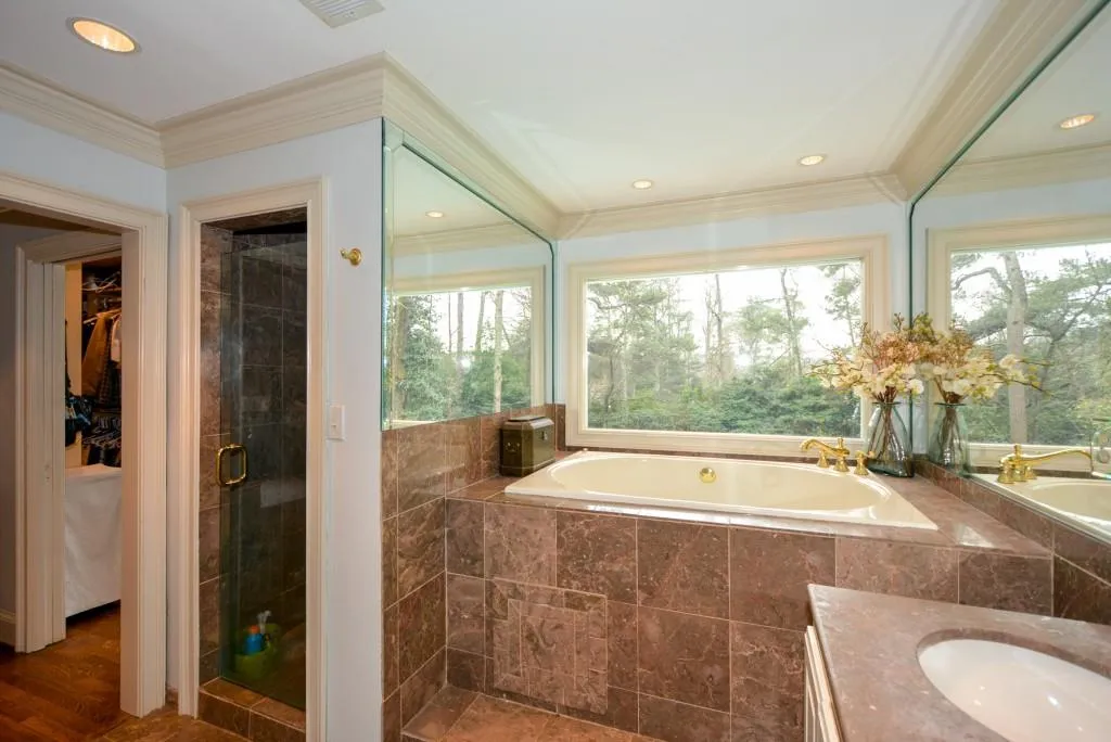 50 Michelle Circle, Sandy Springs, Georgia 30342, 4 Bedrooms Bedrooms, ,3 BathroomsBathrooms,Residential,Sold,50 Michelle Circle,5810970