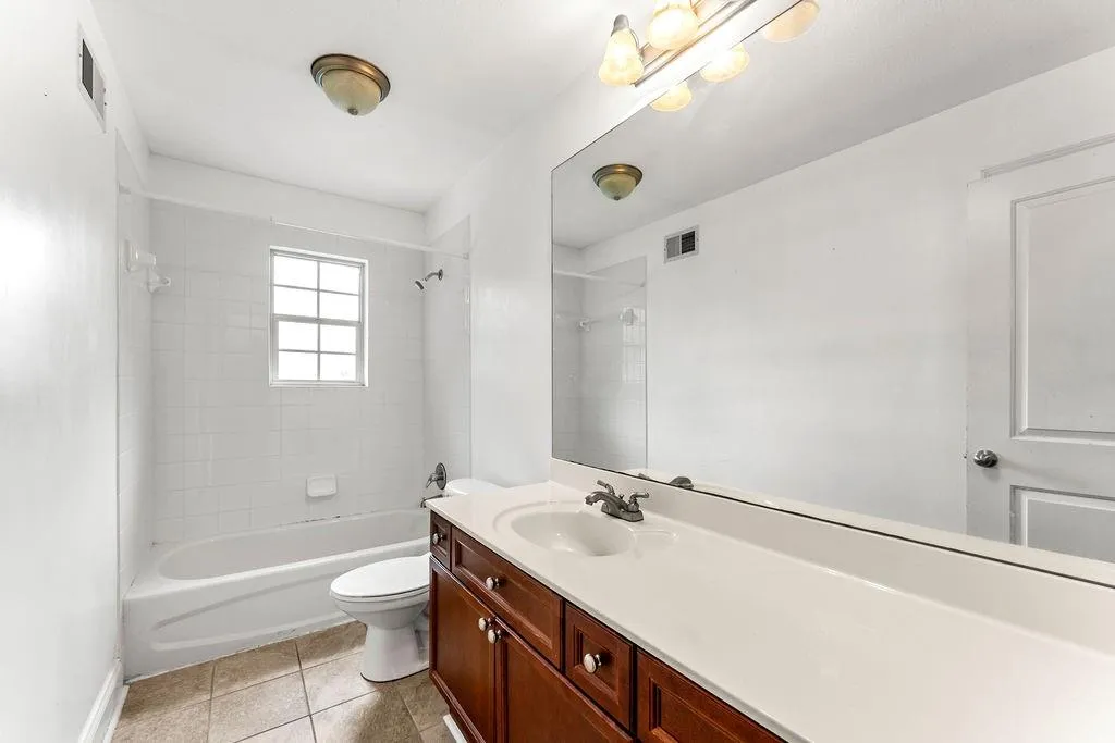 750 Dalrymple Road Unit M4, Sandy Springs, Georgia 30328, 3 Bedrooms Bedrooms, ,2 BathroomsBathrooms,Residential,Sold,750 Dalrymple Road Unit M4,7103438