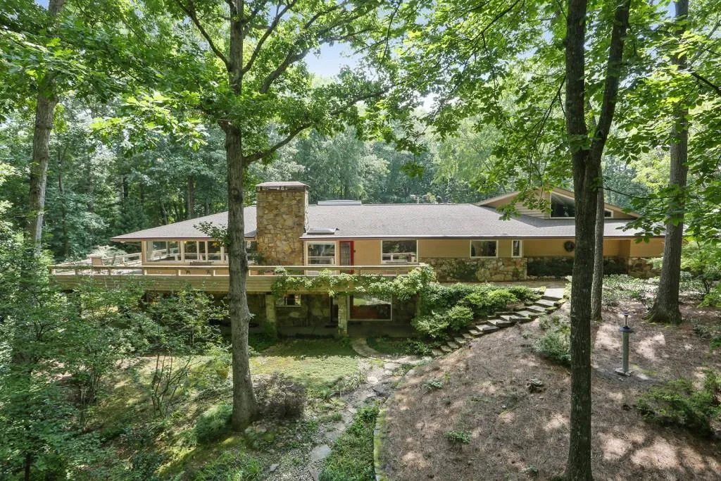 145 River North Circle, Sandy Springs, Georgia 30328, 4 Bedrooms Bedrooms, ,4 BathroomsBathrooms,Residential,Sold,145 River North Circle,6048266