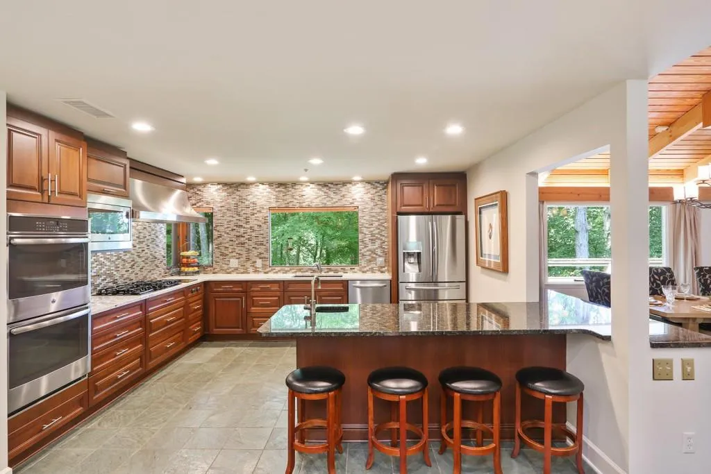 145 River North Circle, Sandy Springs, Georgia 30328, 4 Bedrooms Bedrooms, ,4 BathroomsBathrooms,Residential,Sold,145 River North Circle,6048266
