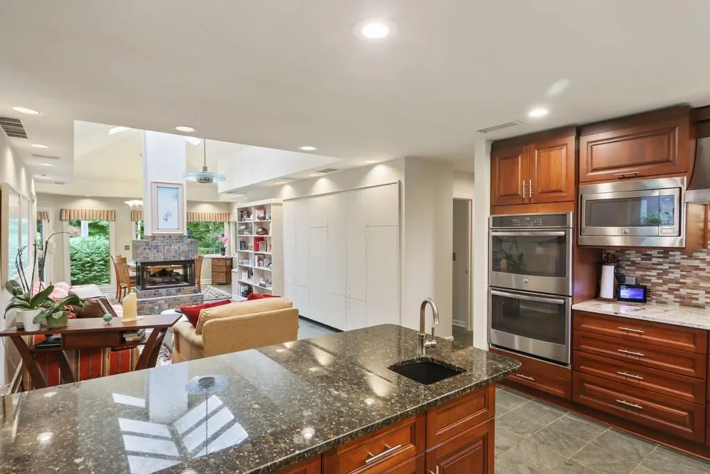 145 River North Circle, Sandy Springs, Georgia 30328, 4 Bedrooms Bedrooms, ,4 BathroomsBathrooms,Residential,Sold,145 River North Circle,6048266