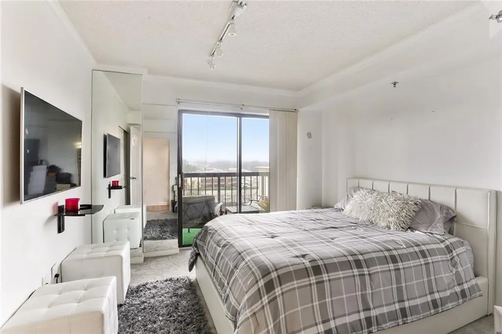 795 Hammond Drive Unit 1001, Atlanta, Georgia 30328, 2 Bedrooms Bedrooms, ,1 BathroomBathrooms,Residential,Sold,795 Hammond Drive Unit 1001,6122250