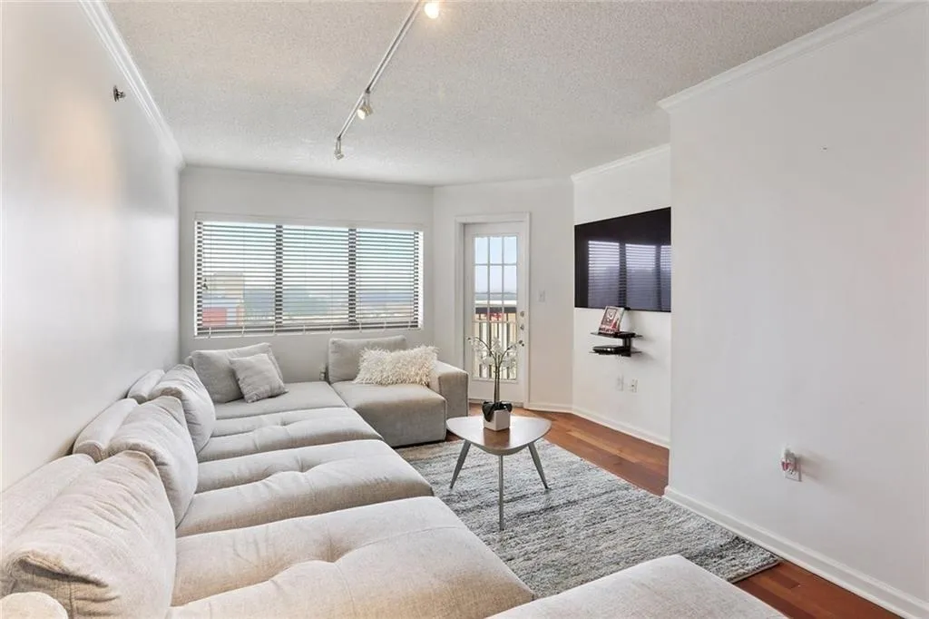 795 Hammond Drive Unit 1001, Atlanta, Georgia 30328, 2 Bedrooms Bedrooms, ,1 BathroomBathrooms,Residential,Sold,795 Hammond Drive Unit 1001,6122250