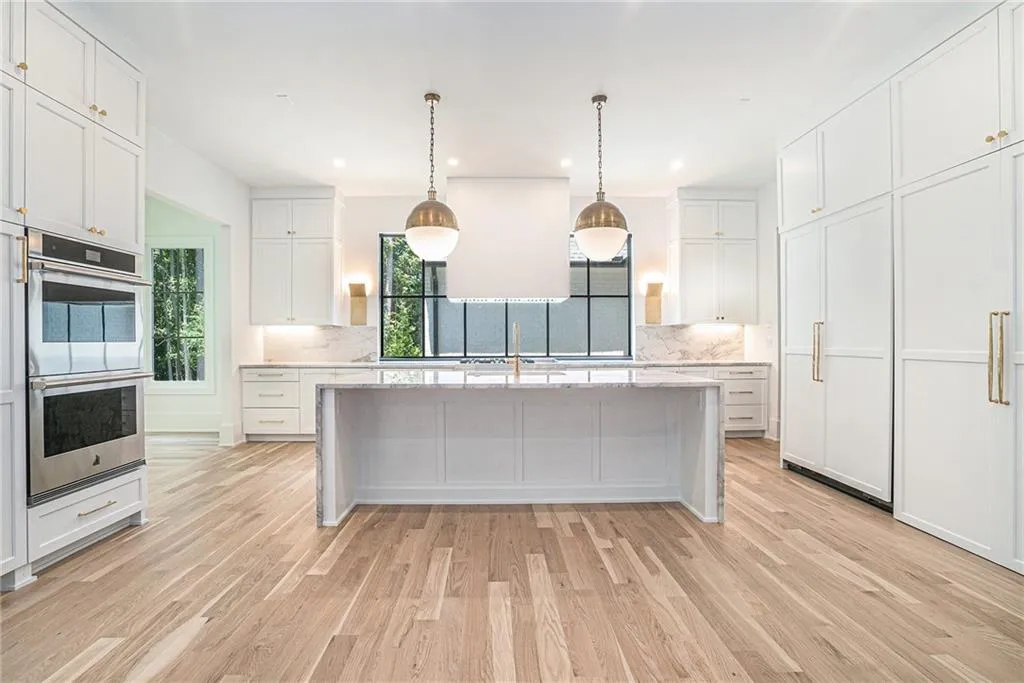 530 Old Cobblestone Drive, Atlanta, Georgia 30350, 5 Bedrooms Bedrooms, ,5 BathroomsBathrooms,Residential,For Sale,530 Old Cobblestone Drive,7653439