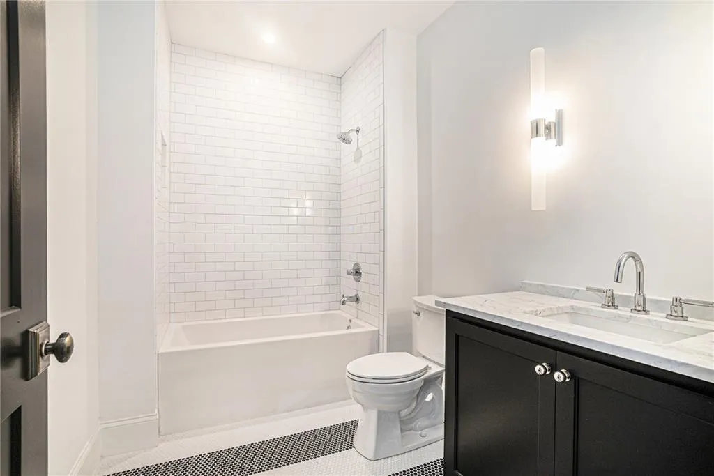 530 Old Cobblestone Drive, Atlanta, Georgia 30350, 5 Bedrooms Bedrooms, ,5 BathroomsBathrooms,Residential,For Sale,530 Old Cobblestone Drive,7653439