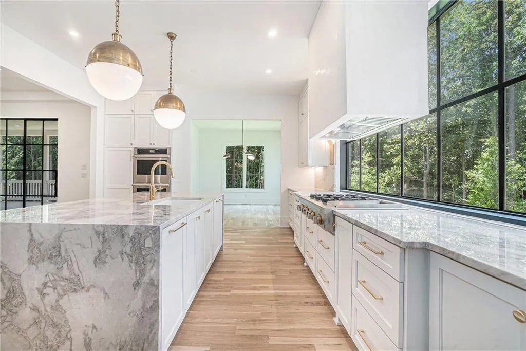 530 Old Cobblestone Drive, Atlanta, Georgia 30350, 5 Bedrooms Bedrooms, ,5 BathroomsBathrooms,Residential,For Sale,530 Old Cobblestone Drive,7653439