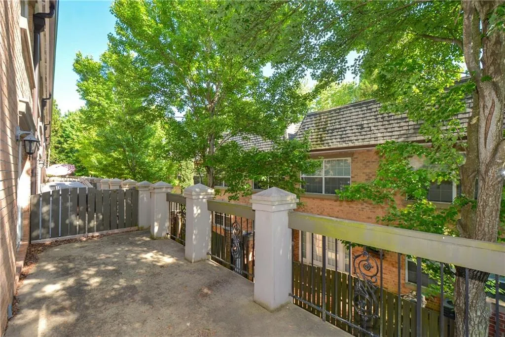 6980 Roswell Road Unit N-6, Atlanta, Georgia 30328, 3 Bedrooms Bedrooms, ,2 BathroomsBathrooms,Residential,Sold,6980 Roswell Road Unit N-6,6000081