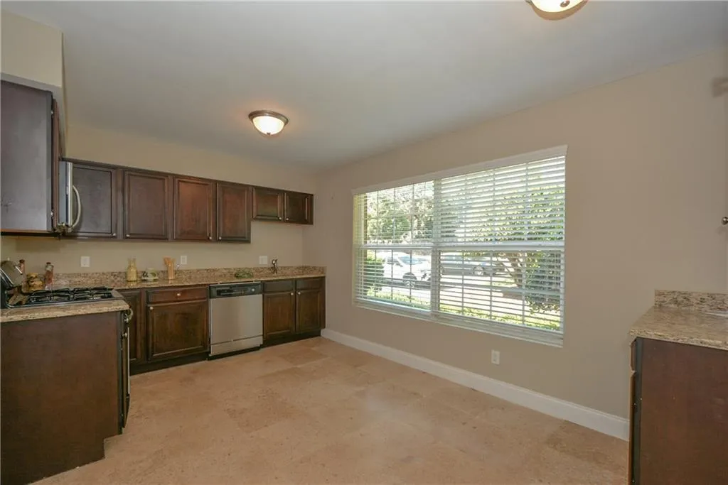 6980 Roswell Road Unit N-6, Atlanta, Georgia 30328, 3 Bedrooms Bedrooms, ,2 BathroomsBathrooms,Residential,Sold,6980 Roswell Road Unit N-6,6000081