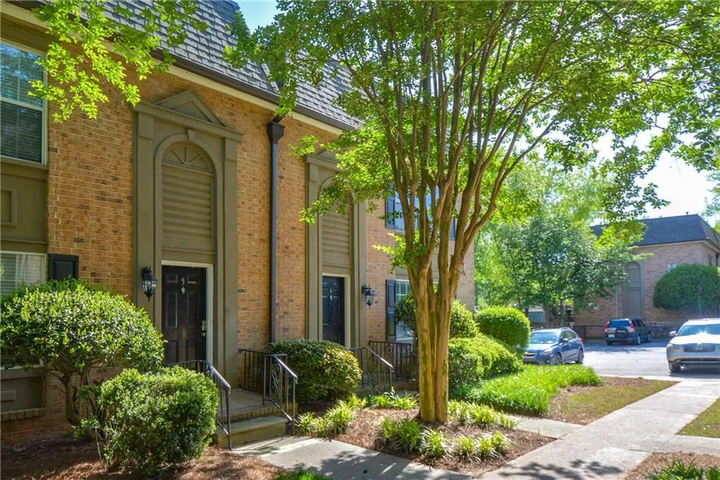 6980 Roswell Road Unit N-6, Atlanta, Georgia 30328, 3 Bedrooms Bedrooms, ,2 BathroomsBathrooms,Residential,Sold,6980 Roswell Road Unit N-6,6000081