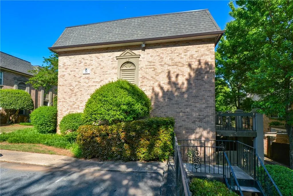6980 Roswell Road Unit N-6, Atlanta, Georgia 30328, 3 Bedrooms Bedrooms, ,2 BathroomsBathrooms,Residential,Sold,6980 Roswell Road Unit N-6,6000081