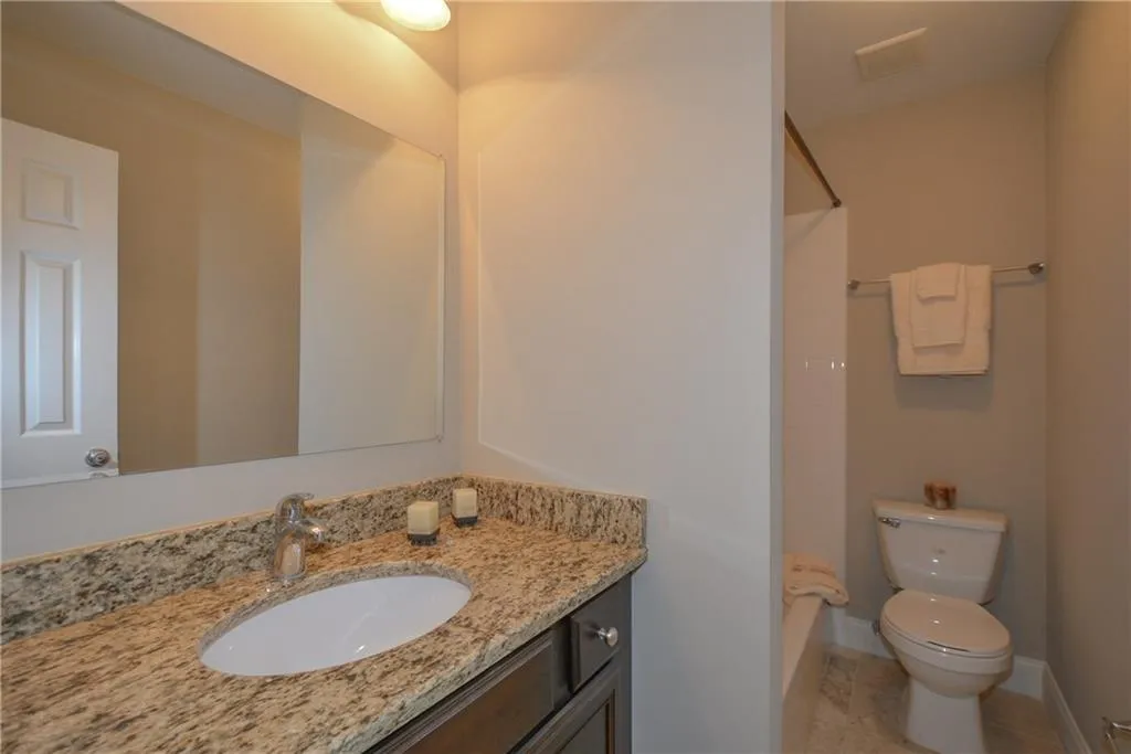 6980 Roswell Road Unit N-6, Atlanta, Georgia 30328, 3 Bedrooms Bedrooms, ,2 BathroomsBathrooms,Residential,Sold,6980 Roswell Road Unit N-6,6000081