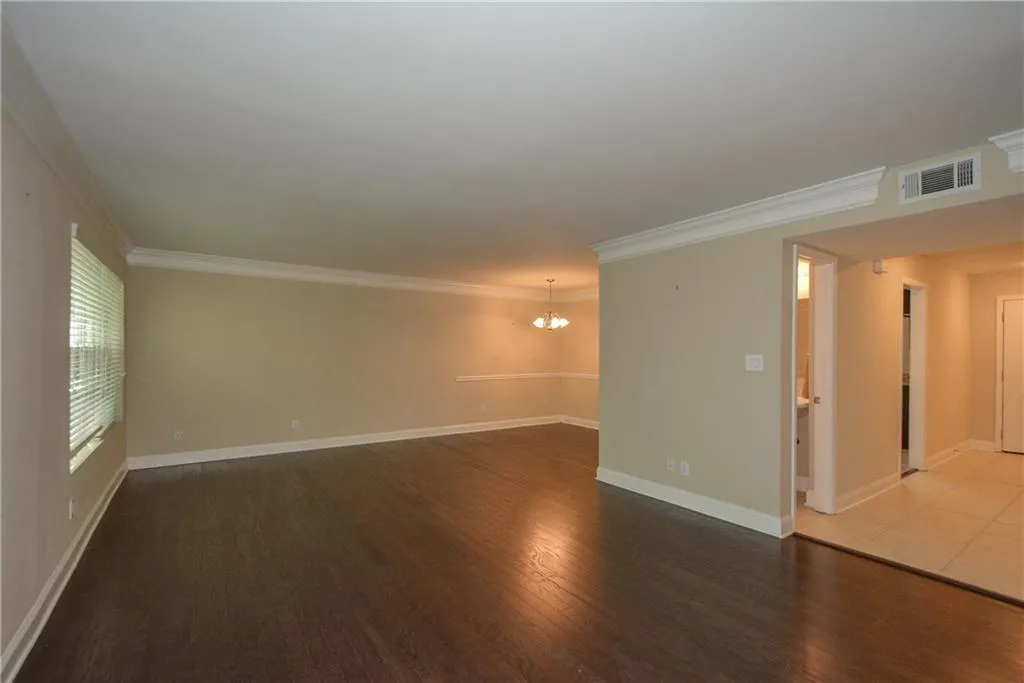 6980 Roswell Road Unit N-6, Atlanta, Georgia 30328, 3 Bedrooms Bedrooms, ,2 BathroomsBathrooms,Residential,Sold,6980 Roswell Road Unit N-6,6000081