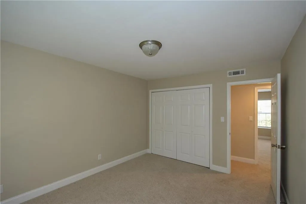 6980 Roswell Road Unit N-6, Atlanta, Georgia 30328, 3 Bedrooms Bedrooms, ,2 BathroomsBathrooms,Residential,Sold,6980 Roswell Road Unit N-6,6000081