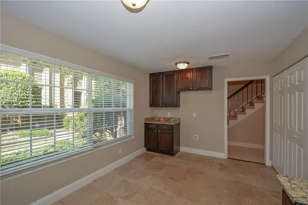 6980 Roswell Road Unit N-6, Atlanta, Georgia 30328, 3 Bedrooms Bedrooms, ,2 BathroomsBathrooms,Residential,Sold,6980 Roswell Road Unit N-6,6000081