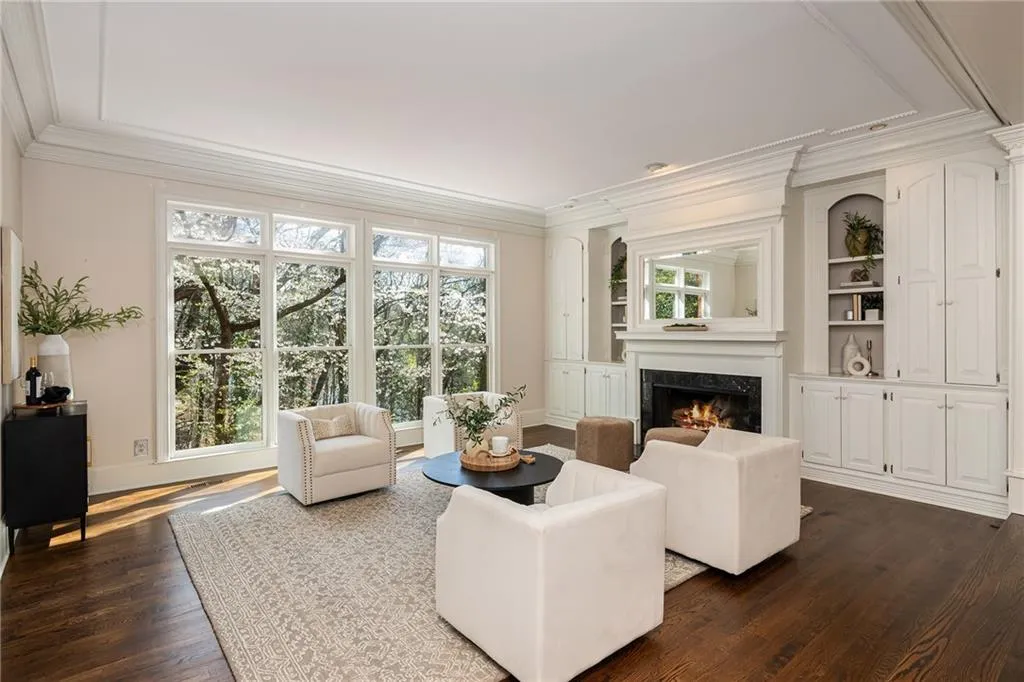 910 Curlew Court, Sandy Springs, Georgia 30327, 5 Bedrooms Bedrooms, ,5 BathroomsBathrooms,Residential,For Sale,910 Curlew Court,7736831