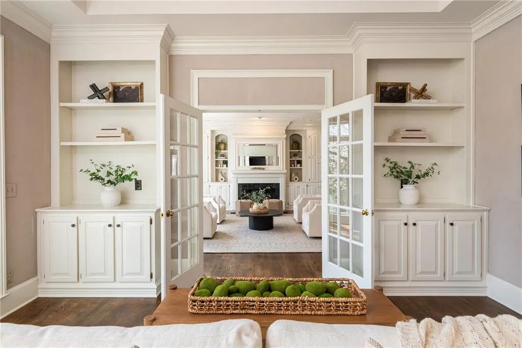 910 Curlew Court, Sandy Springs, Georgia 30327, 5 Bedrooms Bedrooms, ,5 BathroomsBathrooms,Residential,For Sale,910 Curlew Court,7736831