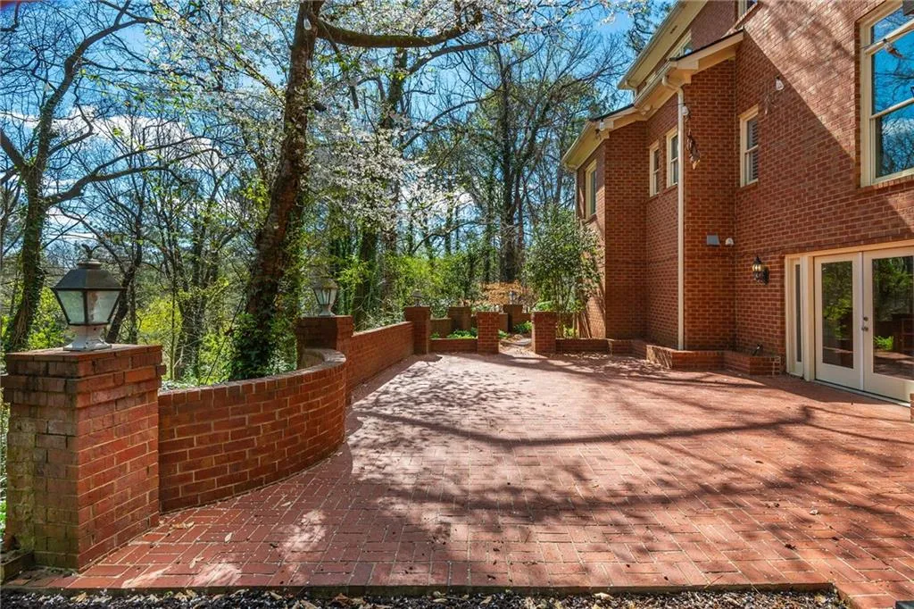 910 Curlew Court, Sandy Springs, Georgia 30327, 5 Bedrooms Bedrooms, ,5 BathroomsBathrooms,Residential,For Sale,910 Curlew Court,7736831