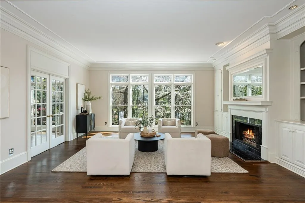 910 Curlew Court, Sandy Springs, Georgia 30327, 5 Bedrooms Bedrooms, ,5 BathroomsBathrooms,Residential,For Sale,910 Curlew Court,7736831