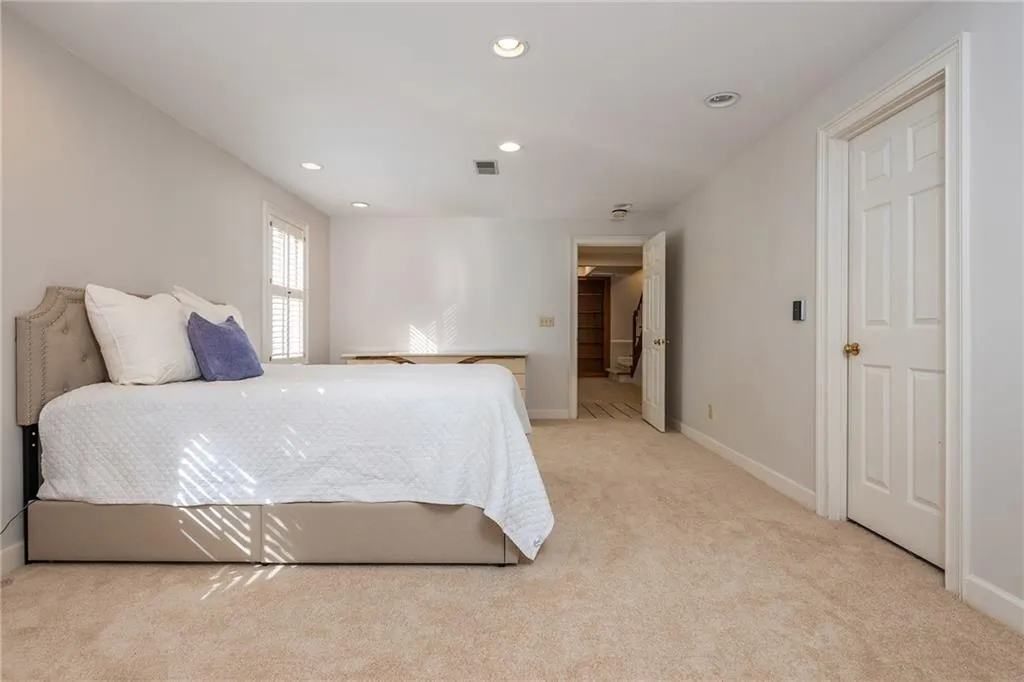 910 Curlew Court, Sandy Springs, Georgia 30327, 5 Bedrooms Bedrooms, ,5 BathroomsBathrooms,Residential,Sold,910 Curlew Court,7736831