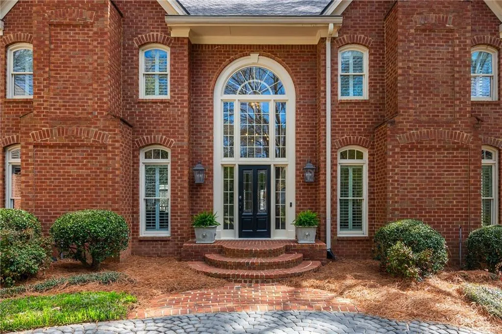 910 Curlew Court, Sandy Springs, Georgia 30327, 5 Bedrooms Bedrooms, ,5 BathroomsBathrooms,Residential,For Sale,910 Curlew Court,7736831