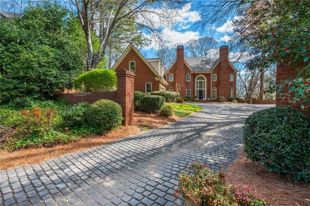 910 Curlew Court, Sandy Springs, Georgia 30327, 5 Bedrooms Bedrooms, ,5 BathroomsBathrooms,Residential,For Sale,910 Curlew Court,7736831