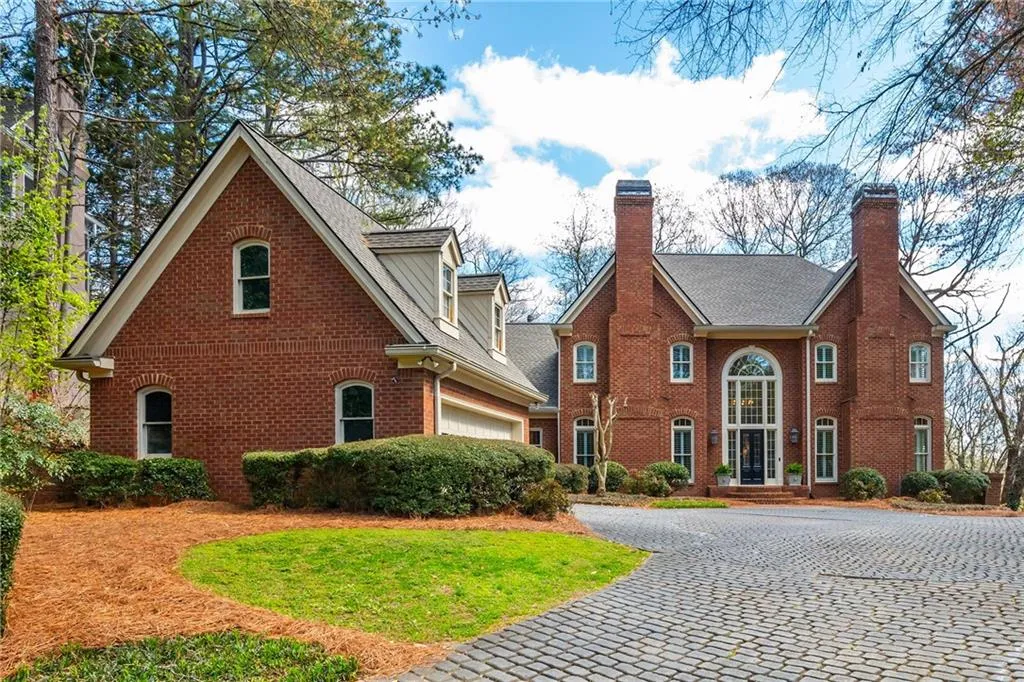 910 Curlew Court, Sandy Springs, Georgia 30327, 5 Bedrooms Bedrooms, ,5 BathroomsBathrooms,Residential,For Sale,910 Curlew Court,7736831